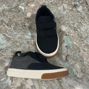 Old Navy Toddler Double Strap Velcro Sneakers 5 NWOT